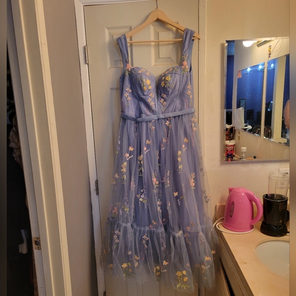 Embroidery flower tuelle prom dress - Picture 3 of 6